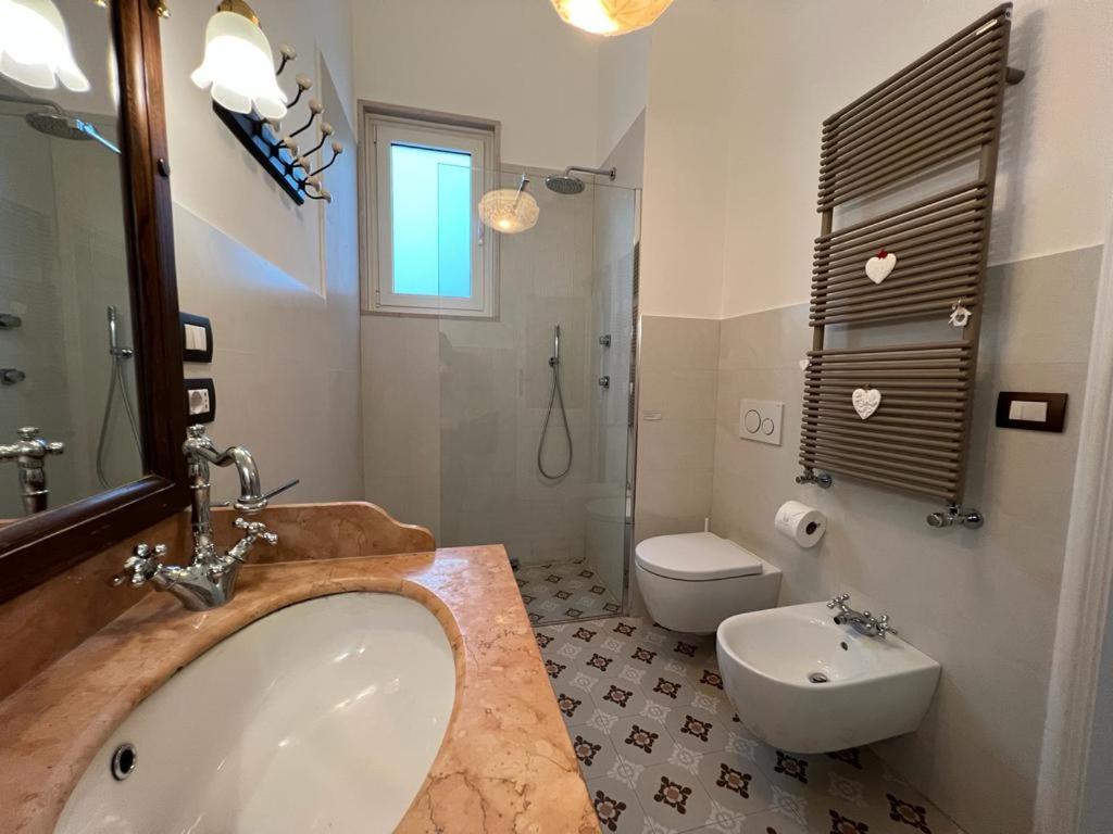Lux Domus Apartment Bari Esterno foto