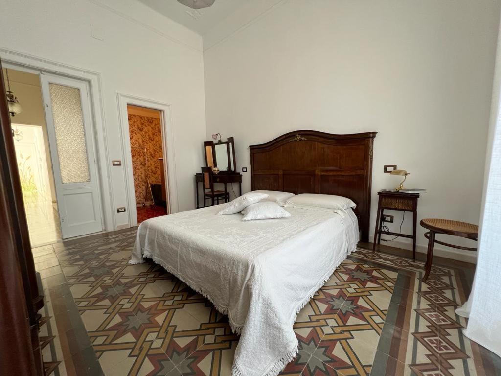 Lux Domus Apartment Bari Esterno foto